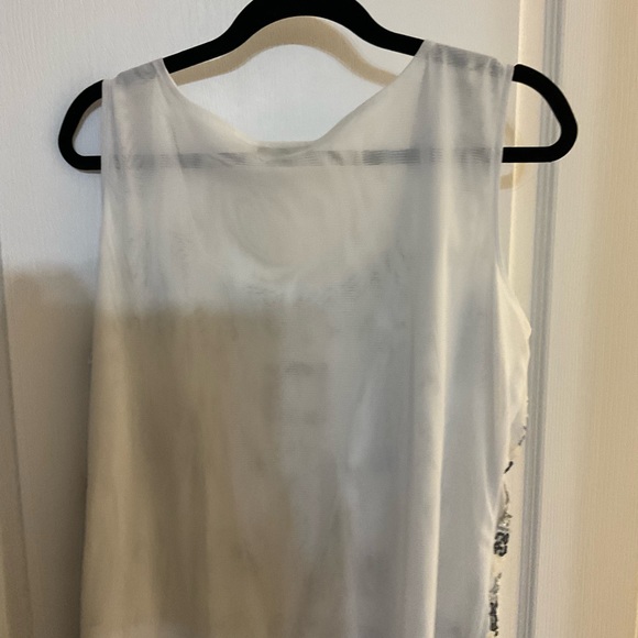 Sleeveless glitzy top - Picture 2 of 3